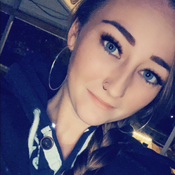 Meet your Posher, Ginny - Picture 1 of 1